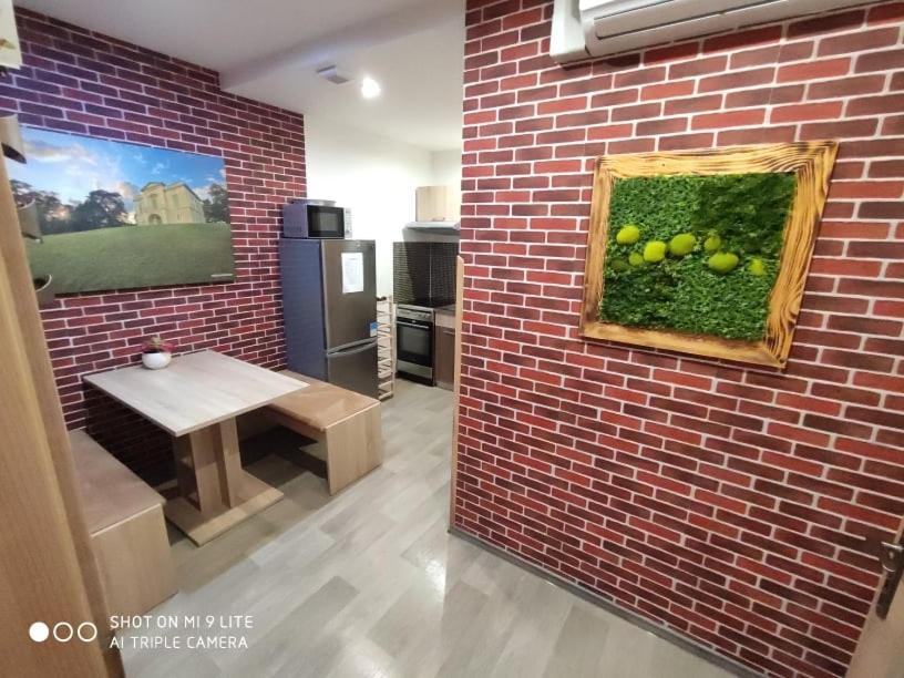 לדניצה Apartmany Na Kolonade מראה חיצוני תמונה