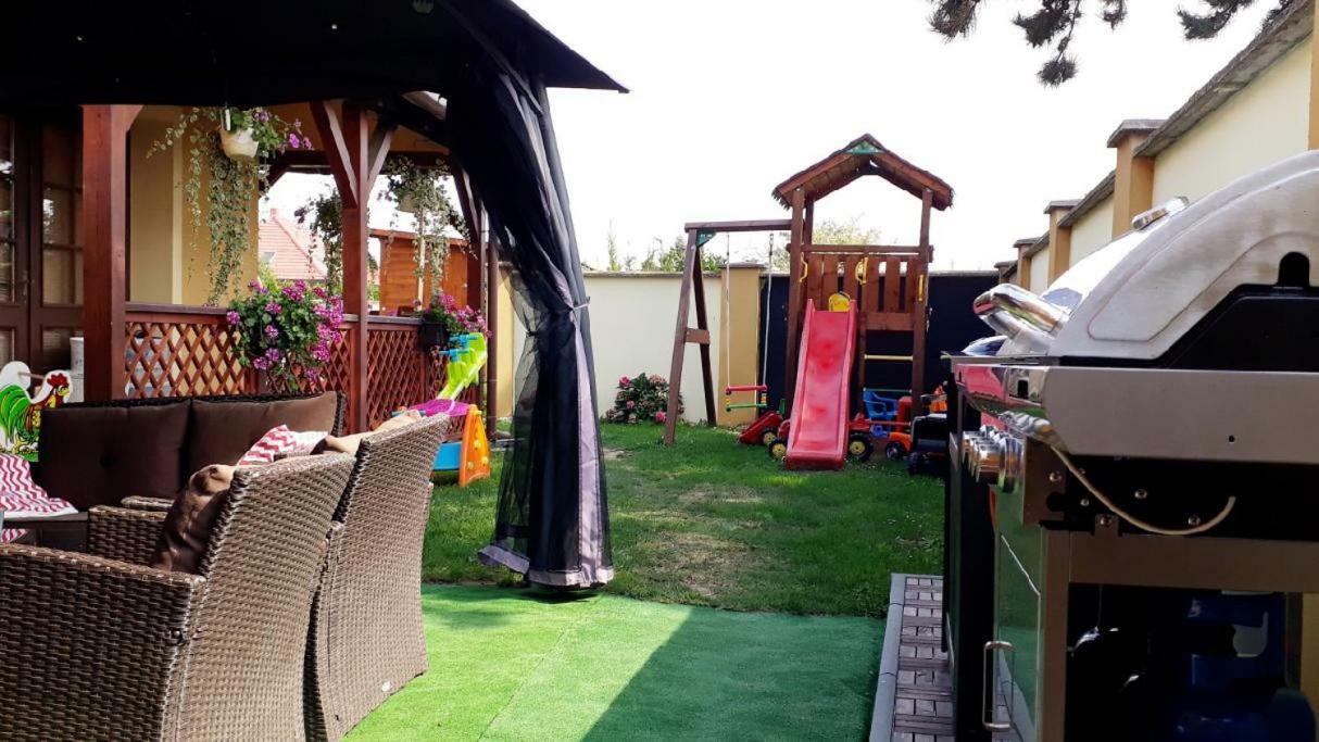 לדניצה Apartmany Na Kolonade מראה חיצוני תמונה